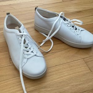 Never worn white Vionic sneakers